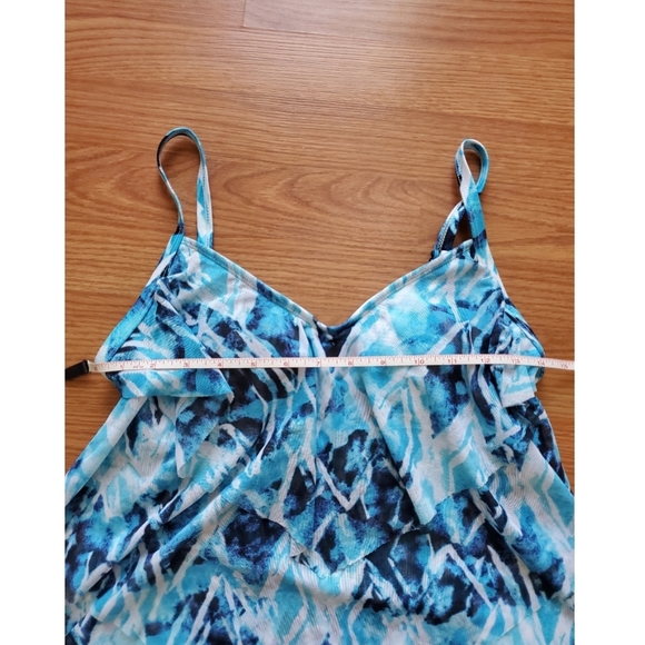 Club Ocean Ruffle Tankini - Picture 2 of 11